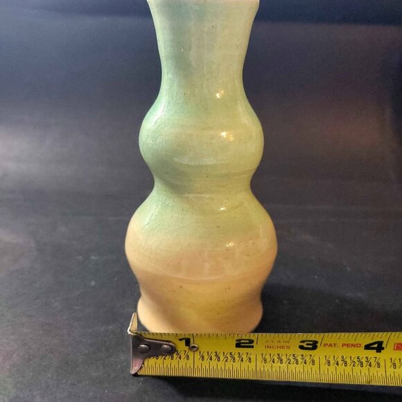 Artisan Pottery Vase With a Distinctive Double-Gourd Shape - Picture 5 of 6